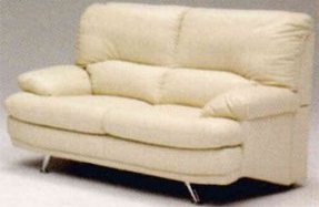 合成皮革のソファーはお買い得？